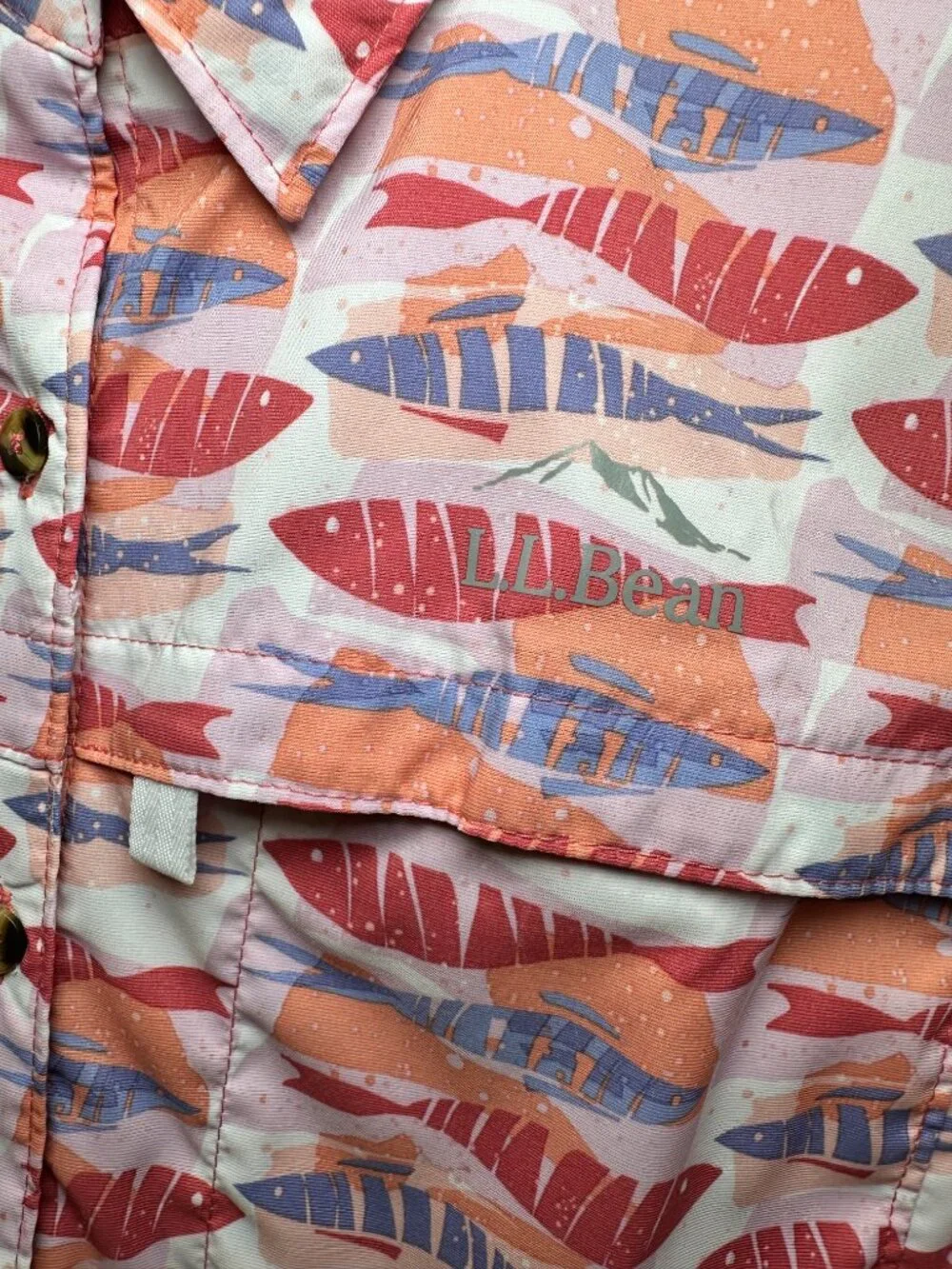 L.L. Bean Shirt Tropicwear Womens Button Up Short Sleeve Vented Fish Print M - Picture 11 of 11